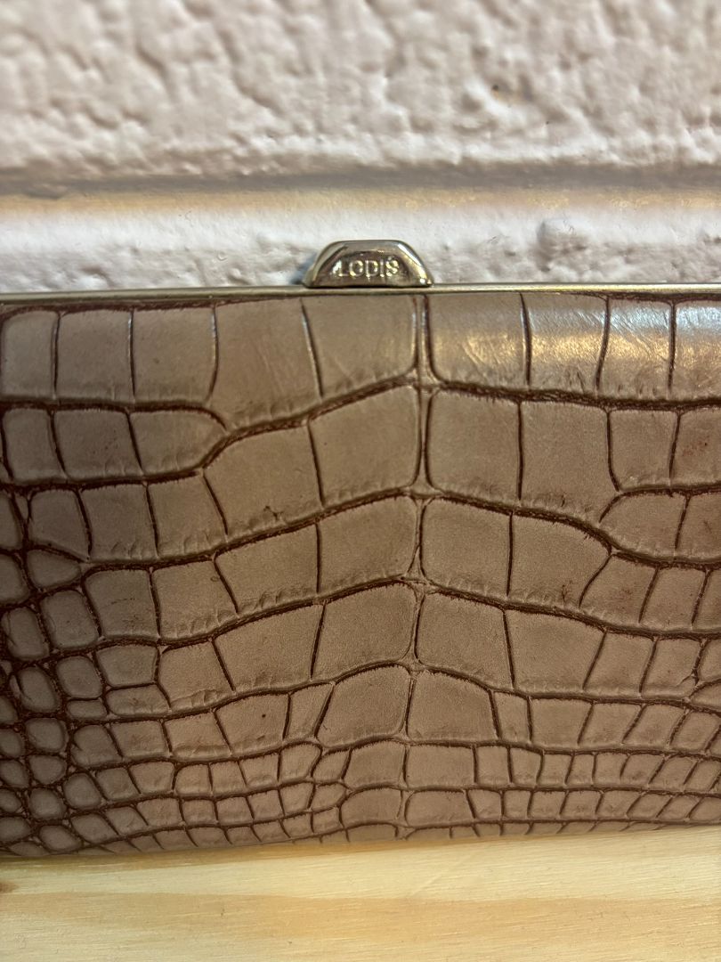 tan Lodi croc style wallet, 4 x 8