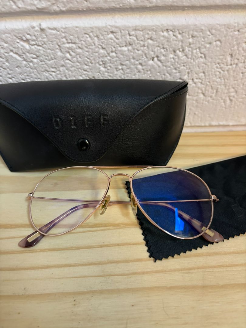 rose pink DIFF aviators, one size
