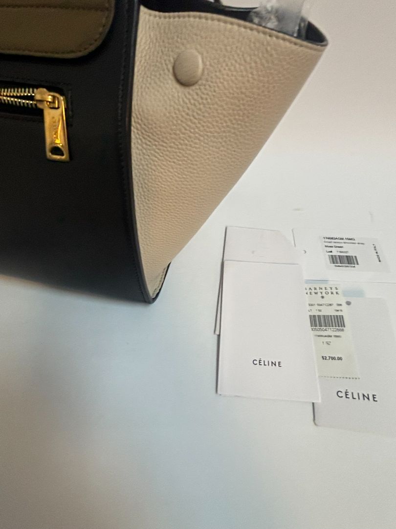 olive khaki green Celine Trapeze Phoebe Philo, Width (at base): 12 in (30.5 cm) Height: 9.5 in (24 cm) Depth: 7 in (17.8 cm) Wingspan (with flaps out): Up to 20 in (51 cm) Handle Drop: 4 in (10 cm) Strap Drop: ~14 in (adjustable)