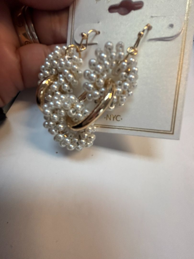 white stephan & co. dangling earrings, OS