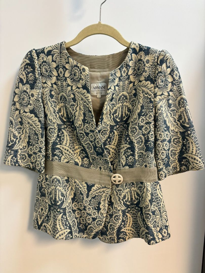 blue and gray Armani Collezioni short sleeve jacket, 2