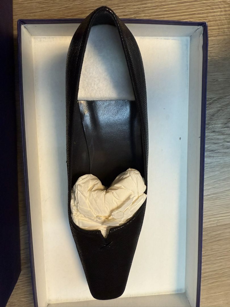 black Stuart Weitzman low heels, 8A
