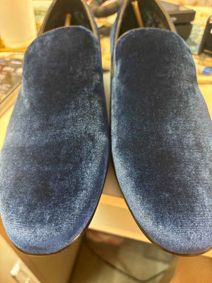 Steve Madden men's royal blue velvet loafers, size 9.5 US, slip-on design