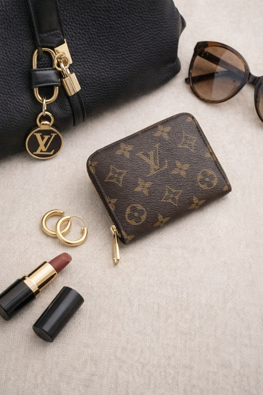 monogram Louis Vuitton zippy wallet