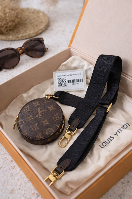 monogram Louis Vuitton coin purse + strap  complete set