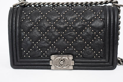black Chanel Chanel Boy Bag, 📏 Dimensions (Approximate)    • Size: Medium    • Length: 9.8 in    • Height: 5.9 in    • Depth: 3.5 in    • Strap Drop (Single Chain): 11–12 in    • Strap Drop (Crossbody): ~20 in    • Style Code: A67086 (based on signature f