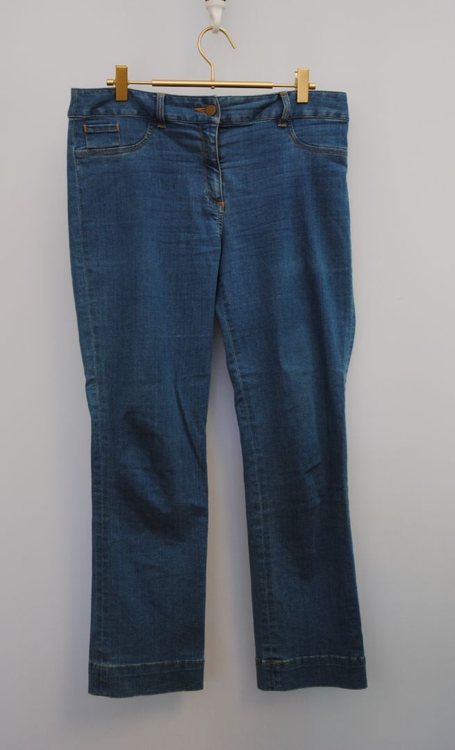 10 Veronica Beard mid rise stretch jeans