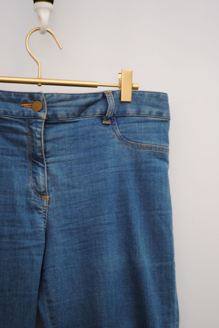 10 Veronica Beard mid rise stretch jeans