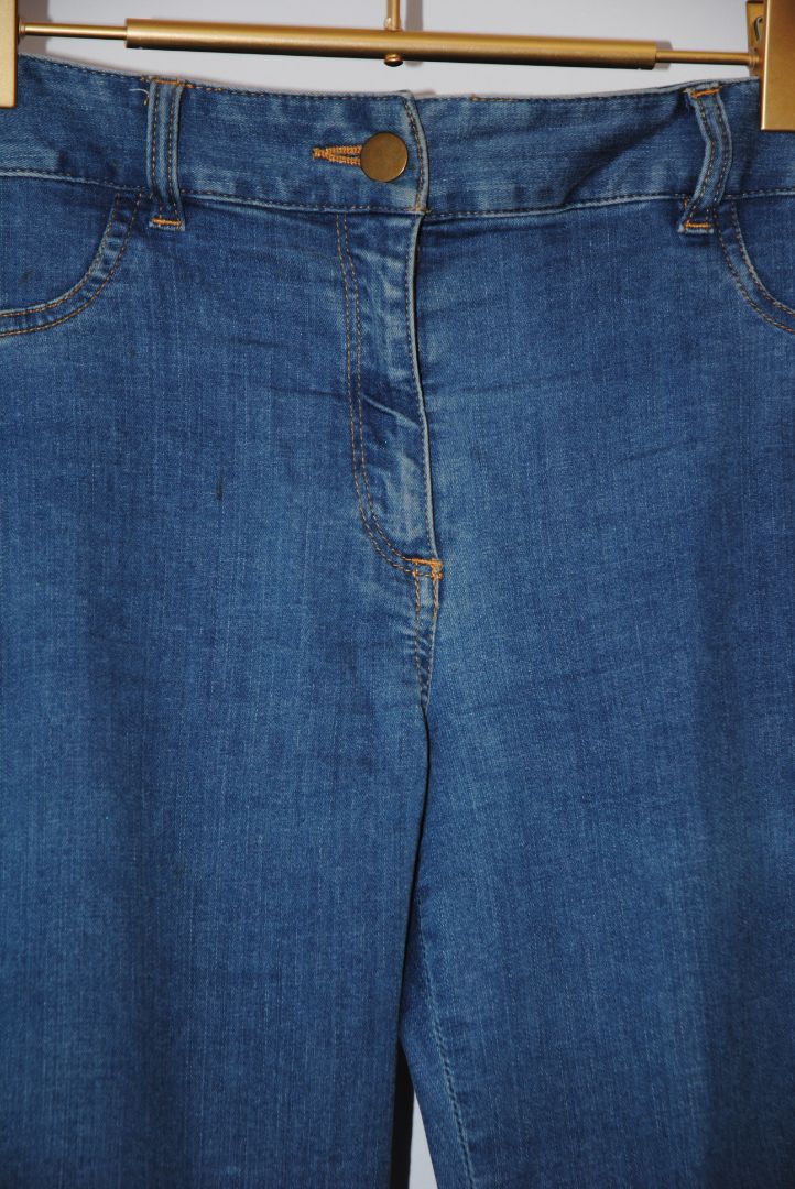 10 Veronica Beard mid rise stretch jeans