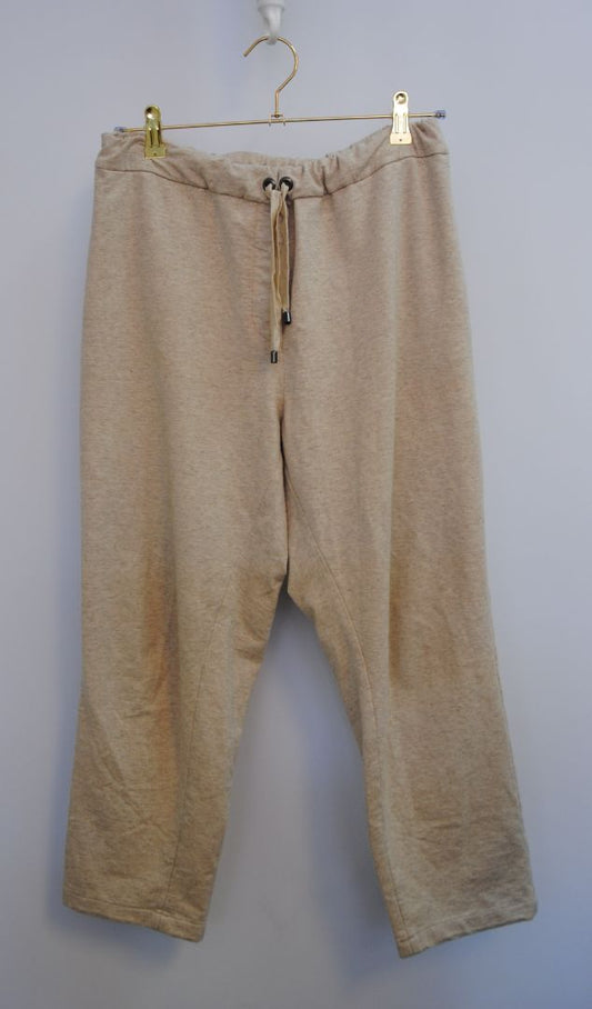 oat Brunello Cucinelli for Neiman Marcus loungewear, APPROXIMATE DIMENSIONS (Estimated Size: Women’s M) Waist (unstretched): 14.5 in (flat) Rise: 11.5 in Inseam: 27.5 in Length: 37 in Leg Opening: 7 in Hips: 21 in (flat across)