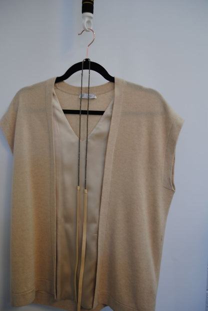 beige Brunello Cucinelli cashmere and silk belted top, Bust (flat): 19 in Length (shoulder to hem): 26 in (front), 24.5 in (back) Shoulder Width: 17 in Fit: Relaxed, draped silhouette Closure: Open front with inner satin tie detail