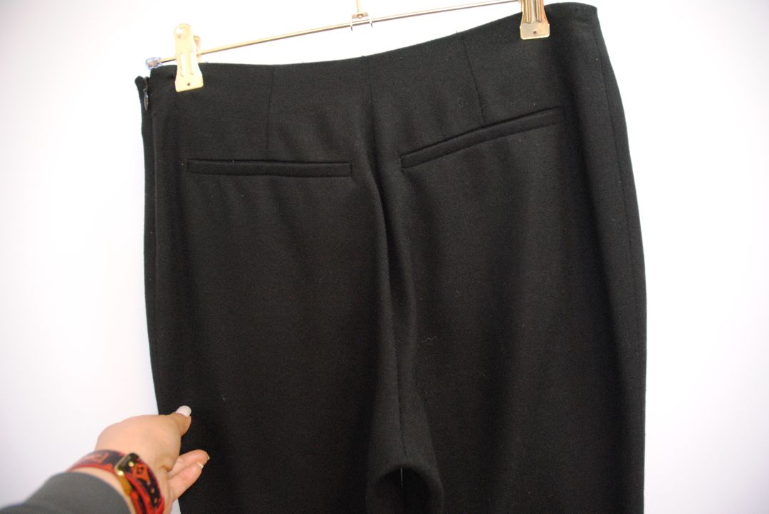 black The Row stretch knit pants, Waist (flat, unstretched): 13 in Rise: 11 in Inseam: 30 in Hip: 17 in Leg Opening: 7 in Fit: Slim leg, tapered Material: Midweight stretch knit (likely viscose-blend)