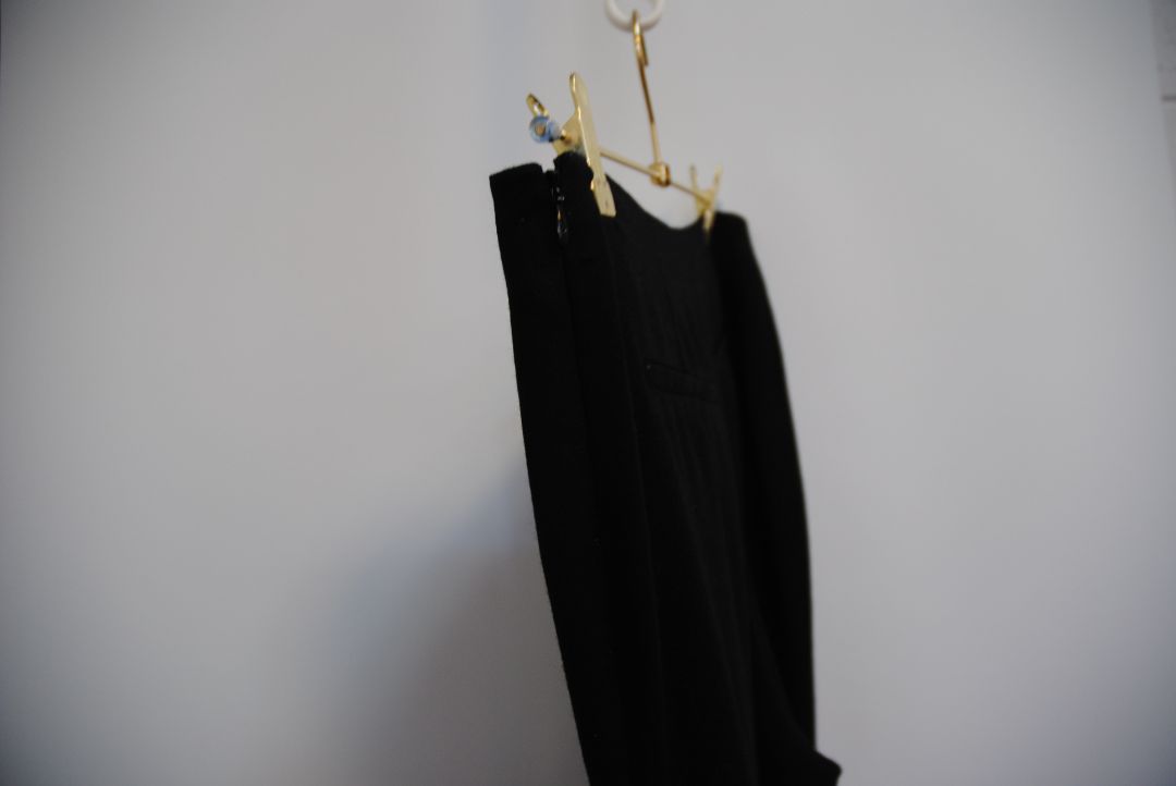 black The Row stretch knit pants, Waist (flat, unstretched): 13 in Rise: 11 in Inseam: 30 in Hip: 17 in Leg Opening: 7 in Fit: Slim leg, tapered Material: Midweight stretch knit (likely viscose-blend)