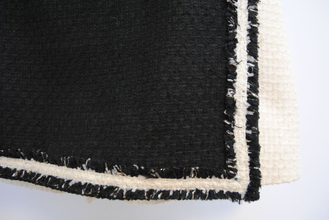 Alice + Olivia skort tweed, Waist (flat): 13.25 in Hip: 17.5 in Length: 15.5 in Fit: Tailored, mid-rise Closure: Hidden back zipper