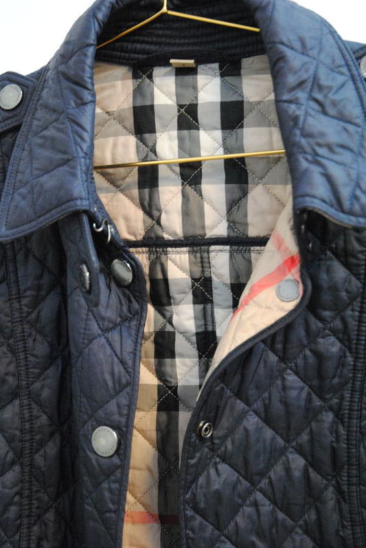 navy Burberry Designer coats, Dimensions (Approximate – Women’s Size Medium / UK 10 / US 6-8)** Bust (flat): 19 in Length (shoulder to hem): 26 in Sleeve Length: 24 in Shoulder to Shoulder: 15.5 in Fit: Slim tailored fit, hits at the hip Closure: Snap but