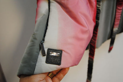 ombre Escada ombre silk vest, Dimensions (Approx. Size 38 / US 6-8)**** Bust: 36 in Waist: 32 in Length: 23 in (shoulder to hem) Fit: Slim, tailored vest style with side zip closures