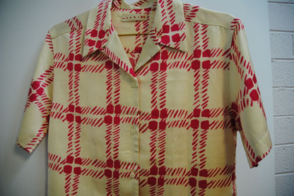 pink and cream Marni x uniqlo camp shirt, Shoulder to Shoulder: 18 in Bust/Chest: 42 in Length: 24.5 in Sleeve Length: 9.5 in Fit: Relaxed camp collar fit, boxy cut