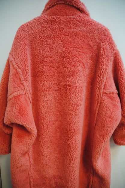 pink alpaca Max Mara Teddy bear icon coat, Length: Approx. 44 in Sleeve Length: Approx. 23 in Shoulder Width: Approx. 22 in Bust (pit to pit): Approx. 26 in Fit: Oversized cocoon silhouette