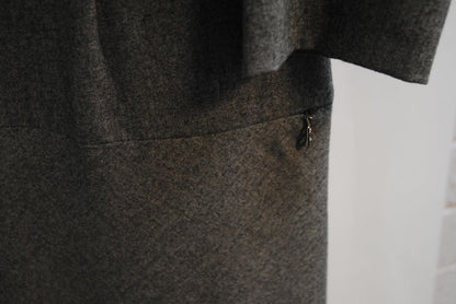 gray Bogner Wool Blend Sheath Dress, Dimensions (Size Estimate: US 8 / M)** Shoulder to Hem: Approx. 39 in Sleeve Length: Approx. 21 in Bust: Approx. 19.5 in (pit to pit) Waist: Approx. 17.5 in Hips: Approx. 20.5 in Zipper: Center back zip + mini zipper p
