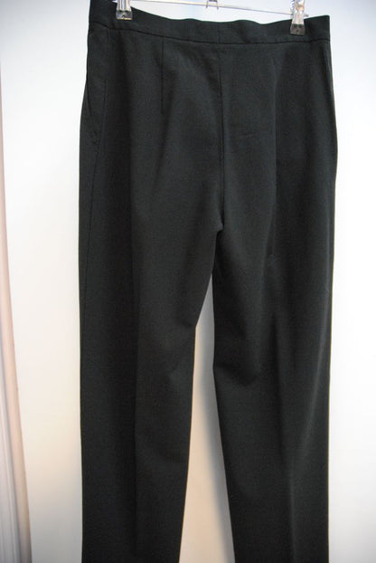 black Max mara classic trouser, Dimensions (Estimated Size: US 6 / IT 42)** Waist: Approx. 15.5 in flat Rise: Approx. 10.5 in Inseam: Approx. 32 in Leg Opening: Approx. 8.5 in Total Length: Approx. 42 in