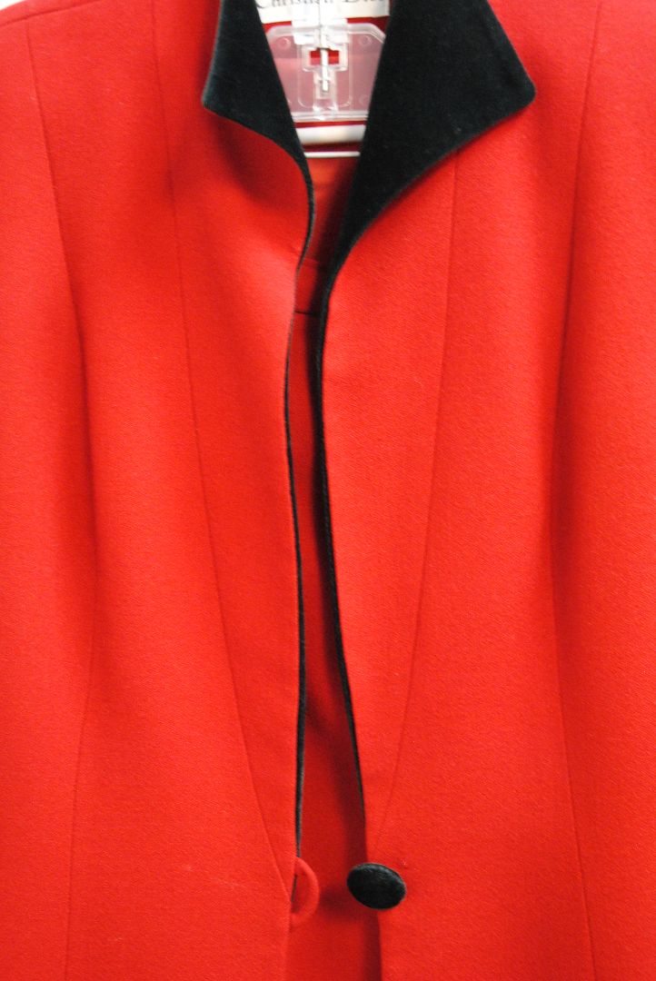 red and black Christian Dior vintage suit, Dimensions (Estimated – Size 8 US / M) Shoulder to Shoulder: 17 in Bust: 20 in (flat) Waist: 18 in Sleeve Length: 23 in Jacket Length: 29 in (Jacket comes with a matching pencil skirt – dimensions available upon