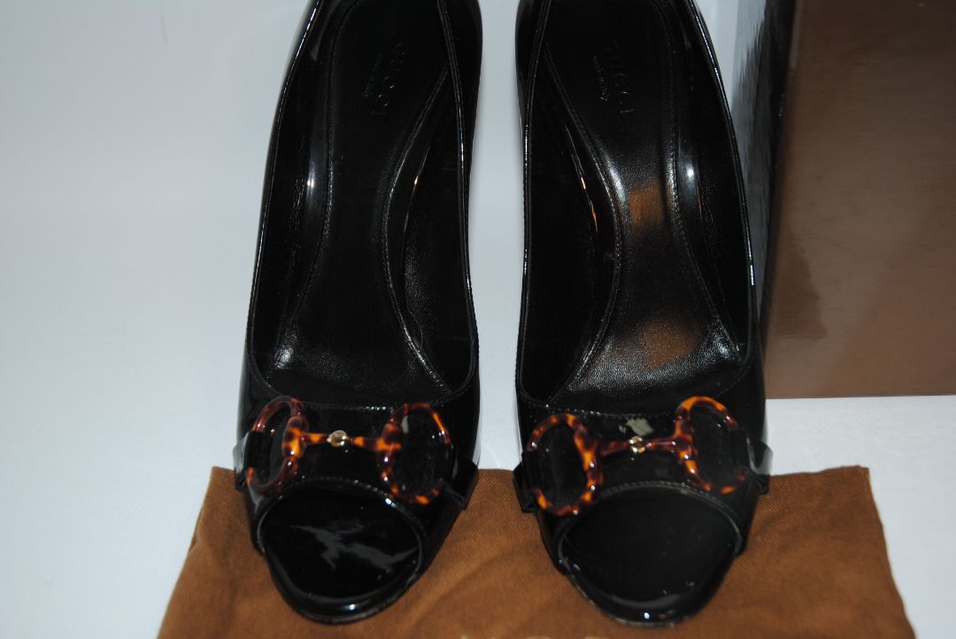 black and tortoise Gucci Patent Leather Peep-Toe Heels with Tortoise Horsebit Detail, 38 EU