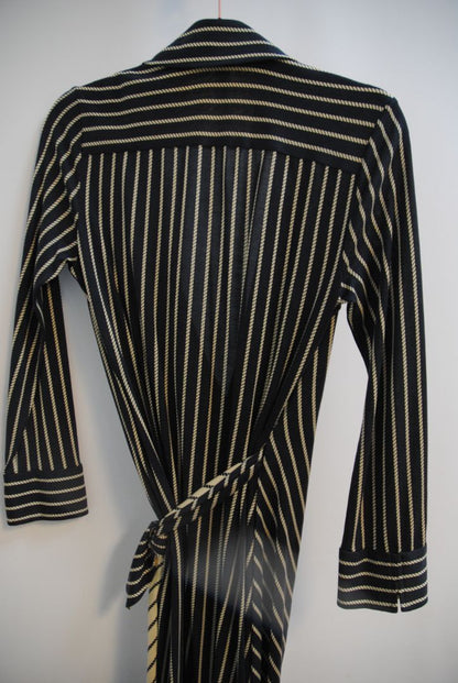 navy and white Diane von Furstenberg wrap dress, 8
