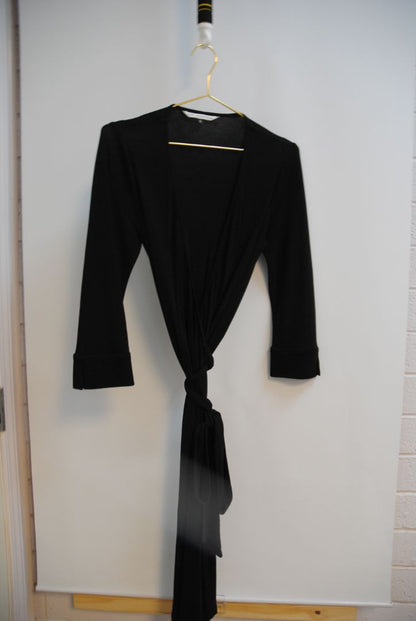 black Diane von Furstenberg jersey wrap dress, 8