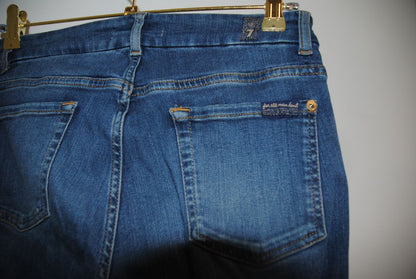 medium wash 7 For All Mankind “Kimmie” Straight Slim Illusion Luxe Jeans – Medium Wash