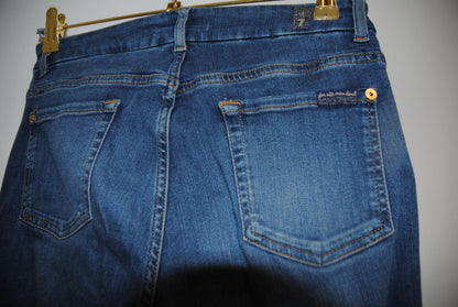 medium wash 7 For All Mankind “Kimmie” Straight Slim Illusion Luxe Jeans – Medium Wash