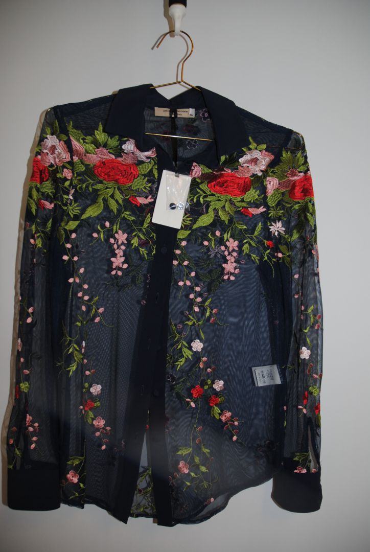 navy Piccione Piccione sheer embroidered blouse, L Bust (flat): ~19” Length (shoulder to hem): ~26” Sleeve Length: ~23”