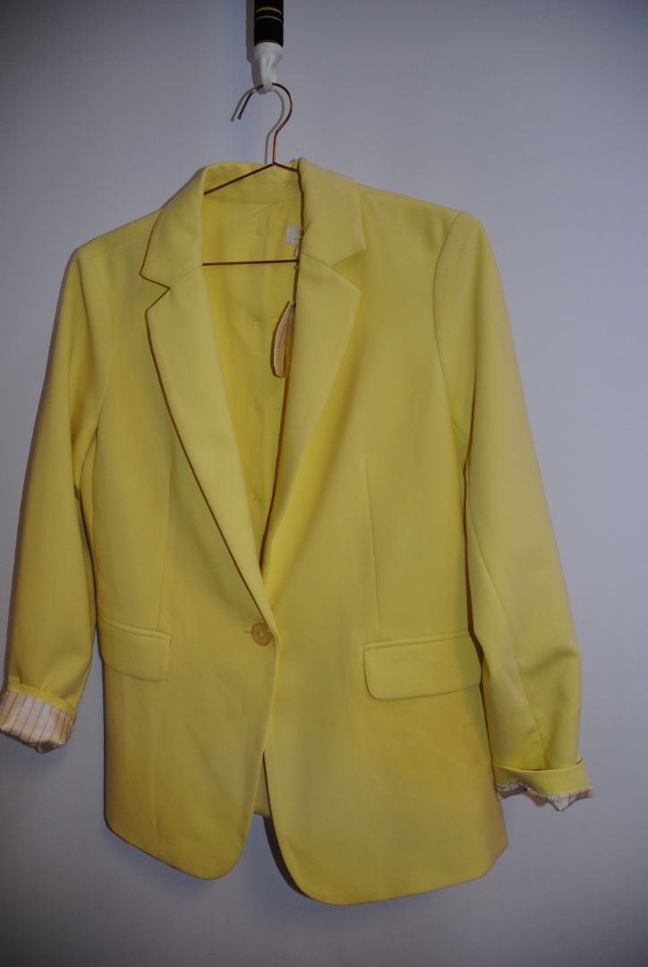 lemon yellow Maeve tailored blazer, 4/6