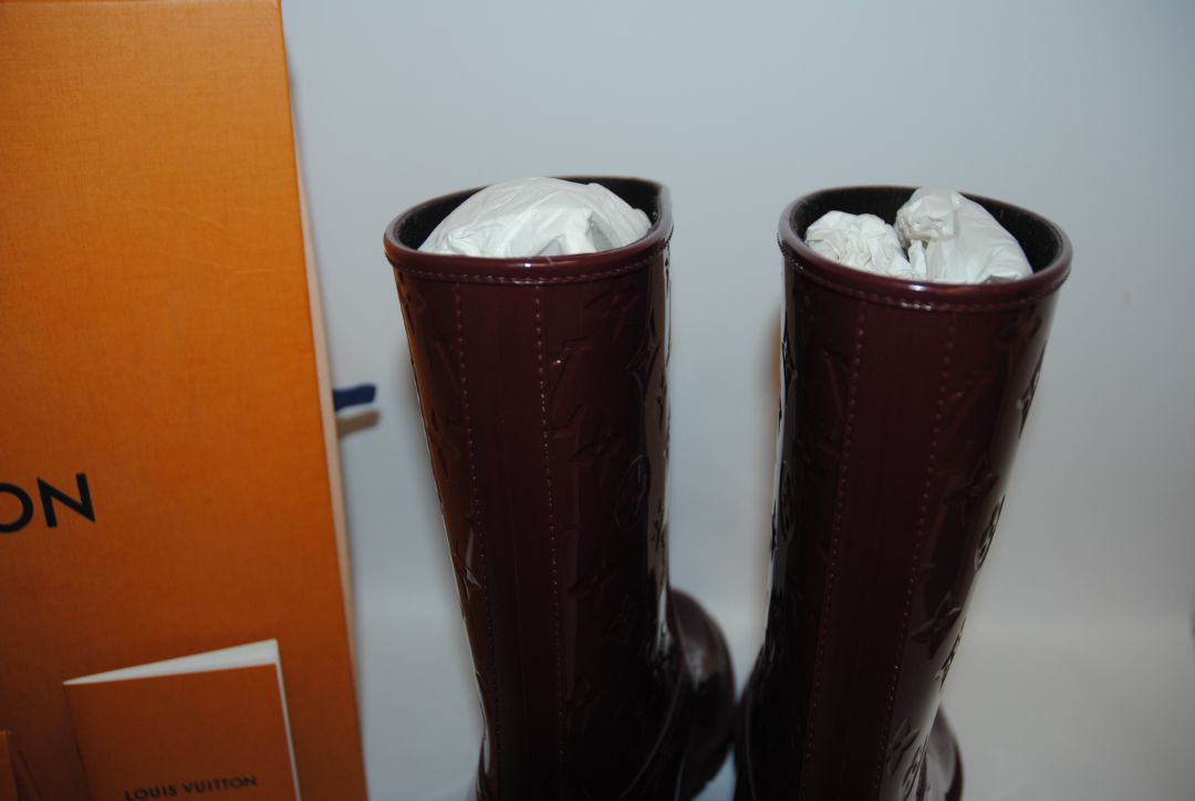 Bordeaux Louis Vuitton Silhouette Ankle Rain Boots – Monogram Vernis Rubber in Bordeaux