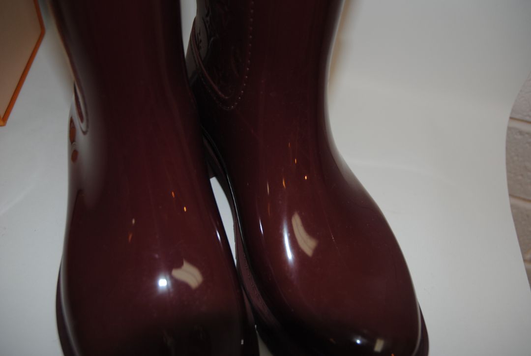 Bordeaux Louis Vuitton Silhouette Ankle Rain Boots – Monogram Vernis Rubber in Bordeaux