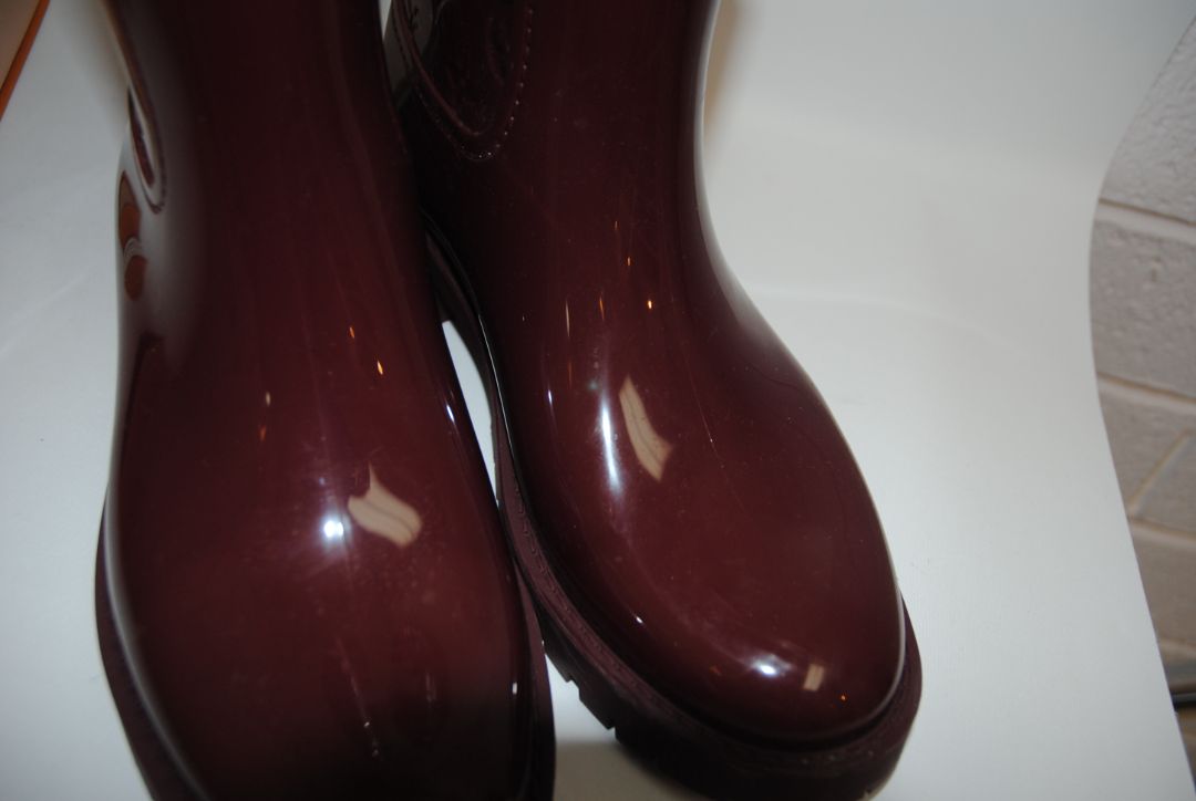 Bordeaux Louis Vuitton Silhouette Ankle Rain Boots – Monogram Vernis Rubber in Bordeaux