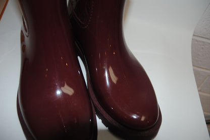 Bordeaux Louis Vuitton Silhouette Ankle Rain Boots – Monogram Vernis Rubber in Bordeaux
