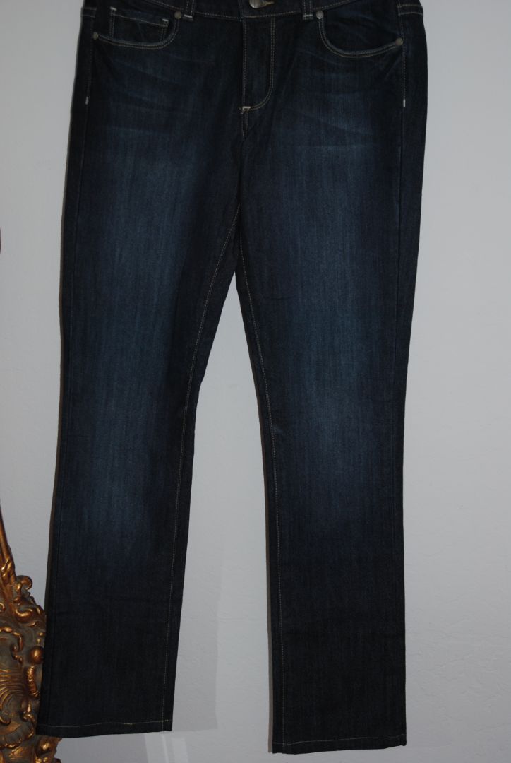 dark denim Paige mid rise flare, 27
