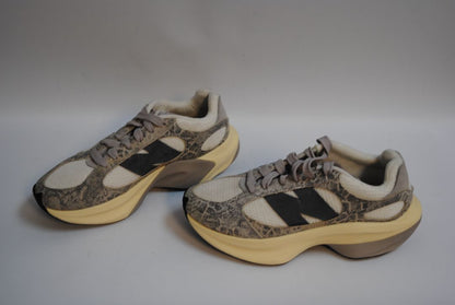 gray New Balance lifestyle sneaker, 8