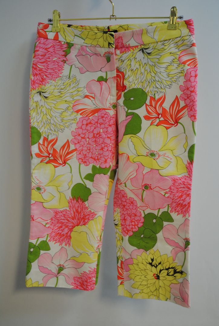 floral Burberry Bold Floral Capri Pants, 8