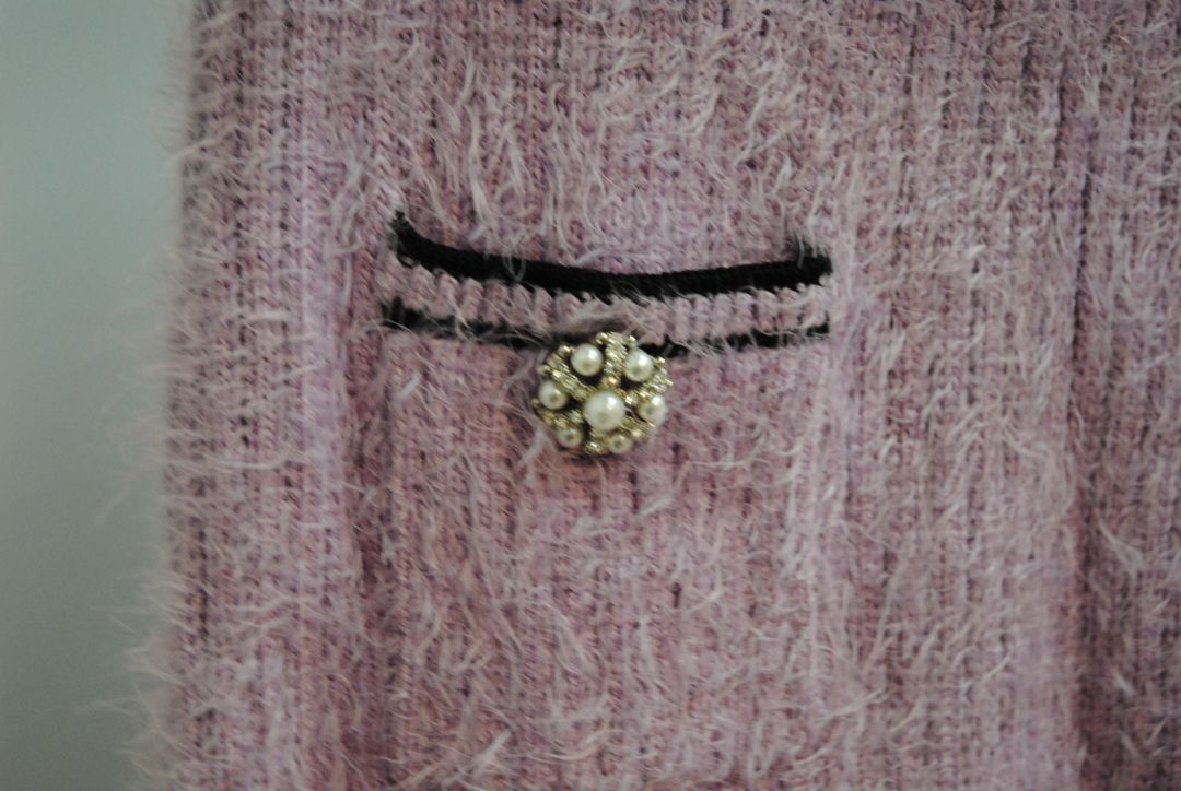 lilac Self Portrait Fuzzy Knit Skirt, 8M/Waist: ~13.5” across (unstretched) Length: ~16” from waist to hem Best fits: US S(check stretch content for flexibility)