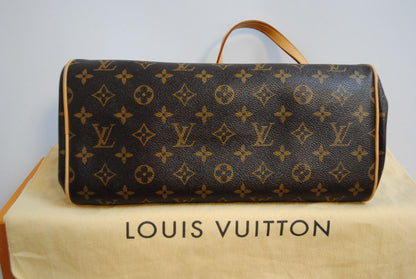 monogram canvas Louis Vuitton Tivoli PM monogram canvas satchel, Length: 14.2 in (36 cm) at widest point Height: 8.3 in (21 cm) Depth: 6.7 in (17 cm) Handle Drop: 6 in (15 cm)
