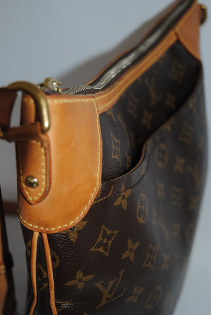 monogram Louis Vuitton Odeon GM Monogram Crossbody Bag, Width: 12.6 in (32 cm) Height: 13.8 in (35 cm) Depth: 2.8 in (7 cm) Strap Drop: Adjustable up to 22 in (crossbody or shoulder wear)