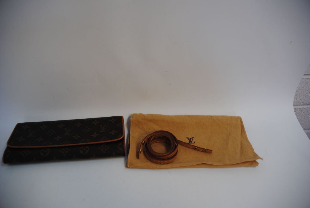 monogram Louis Vuitton Pochette Twin GM (Grande Modèle), Length: 9.4 in (24 cm) Height: 4.7 in (12 cm) Width: 1.6 in (4 cm) Strap Drop: Approx. 22 in adjustable