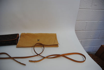 monogram Louis Vuitton Pochette Twin GM (Grande Modèle), Length: 9.4 in (24 cm) Height: 4.7 in (12 cm) Width: 1.6 in (4 cm) Strap Drop: Approx. 22 in adjustable