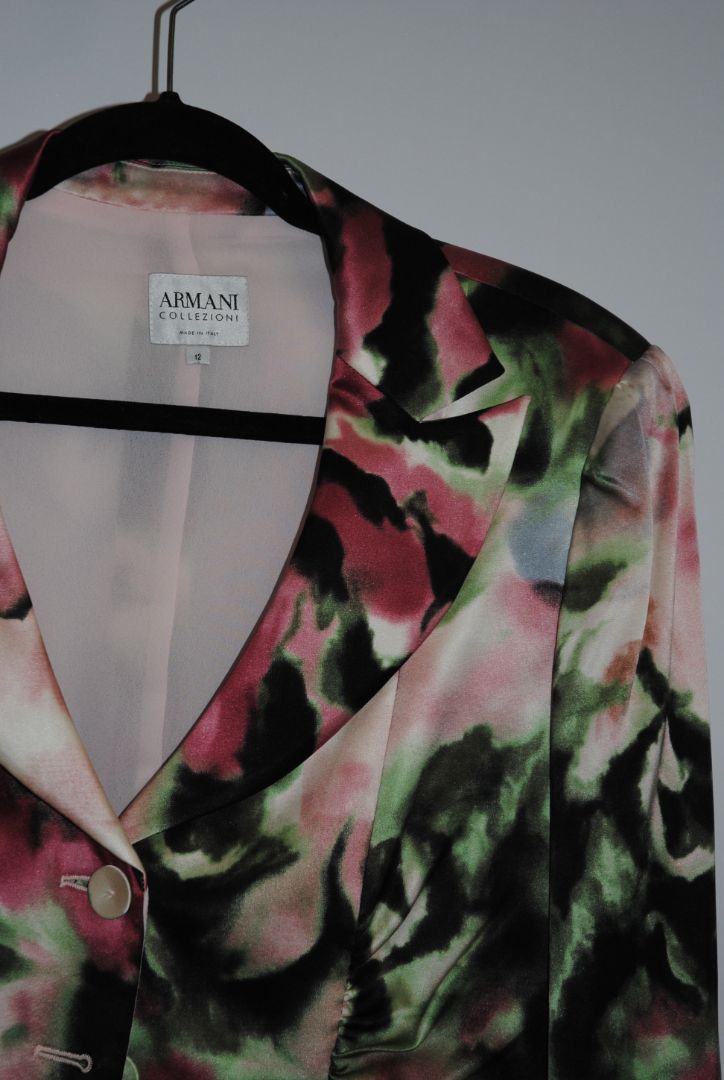 floral Armani Collezioni Floral Ruched Silk-Blend Blazer, Shoulder to shoulder: 16 in (41 cm) Bust: 20 in (51 cm) Length: 24 in (61 cm) Sleeve: 18 in (46 cm) (3/4 sleeve length)(Tailored fit with slight waist cinch)