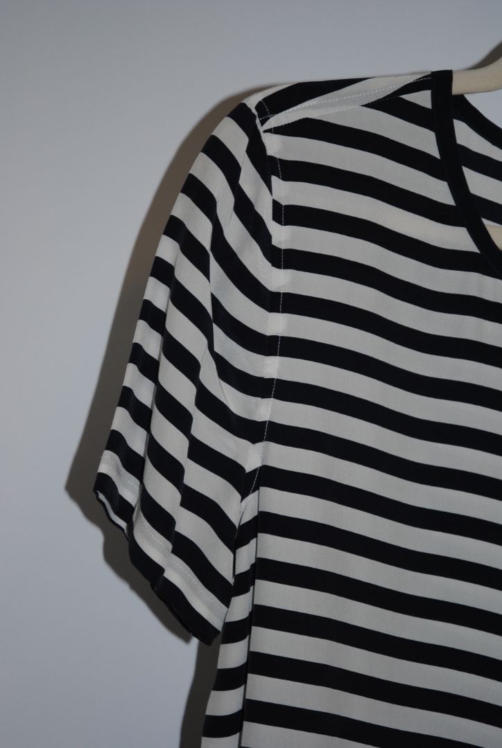 navy and white Equipment striped silk blouse, Bust: 19 in (48 cm) Length: 25 in (64 cm) Sleeve: 7 in (18 cm)(Relaxed, slightly curved hem)