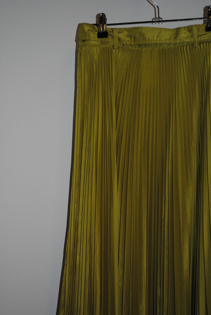 lime green Max Mara Lime Green Pleated Midi Skirt with Tie Waist, 4