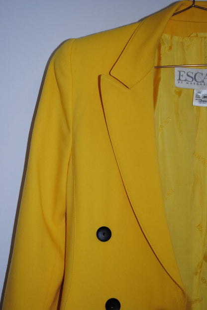 sunshine yellow Escada Double-Breasted Wool Blazer, Size: EU 34 (US 2–4) Length: Approx. 25 in / 64 cm Chest Width: Approx. 17 in / 43 cm (flat lay) Sleeve Length: Approx. 23 in / 58 cm Fit: Tailored, structured silhouette