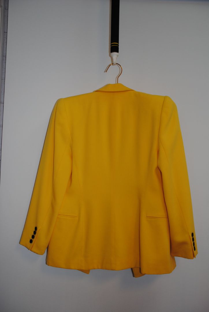 sunshine yellow Escada Double-Breasted Wool Blazer, Size: EU 34 (US 2–4) Length: Approx. 25 in / 64 cm Chest Width: Approx. 17 in / 43 cm (flat lay) Sleeve Length: Approx. 23 in / 58 cm Fit: Tailored, structured silhouette