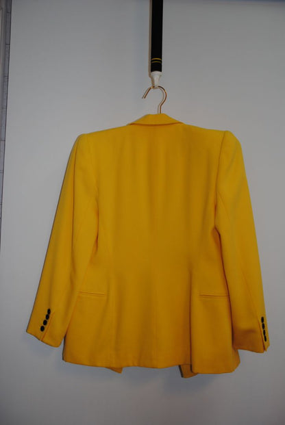sunshine yellow Escada Double-Breasted Wool Blazer, Size: EU 34 (US 2–4) Length: Approx. 25 in / 64 cm Chest Width: Approx. 17 in / 43 cm (flat lay) Sleeve Length: Approx. 23 in / 58 cm Fit: Tailored, structured silhouette